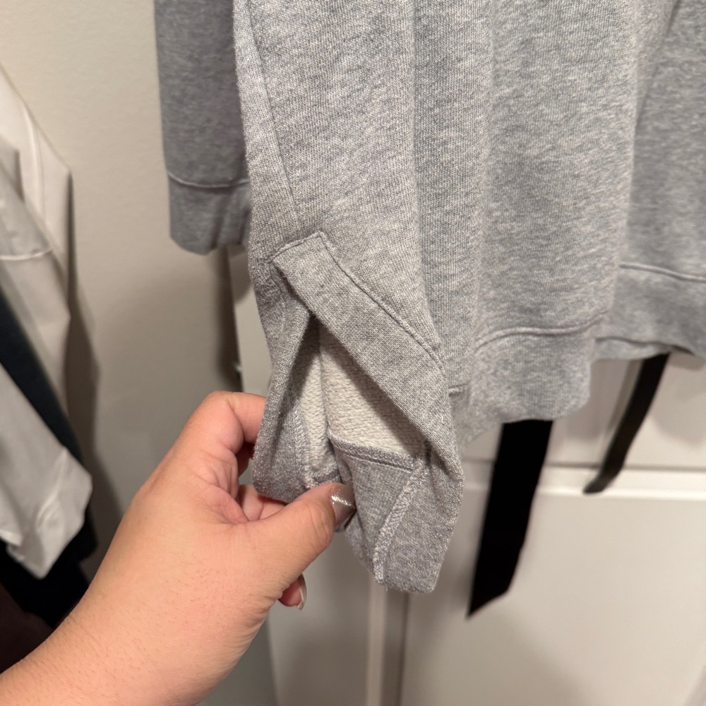 Vs sweater - Picture 2 of 3